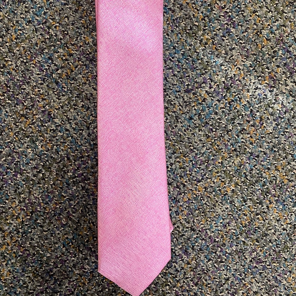 Reaction Kenneth Cole tie, mens brand new without tags